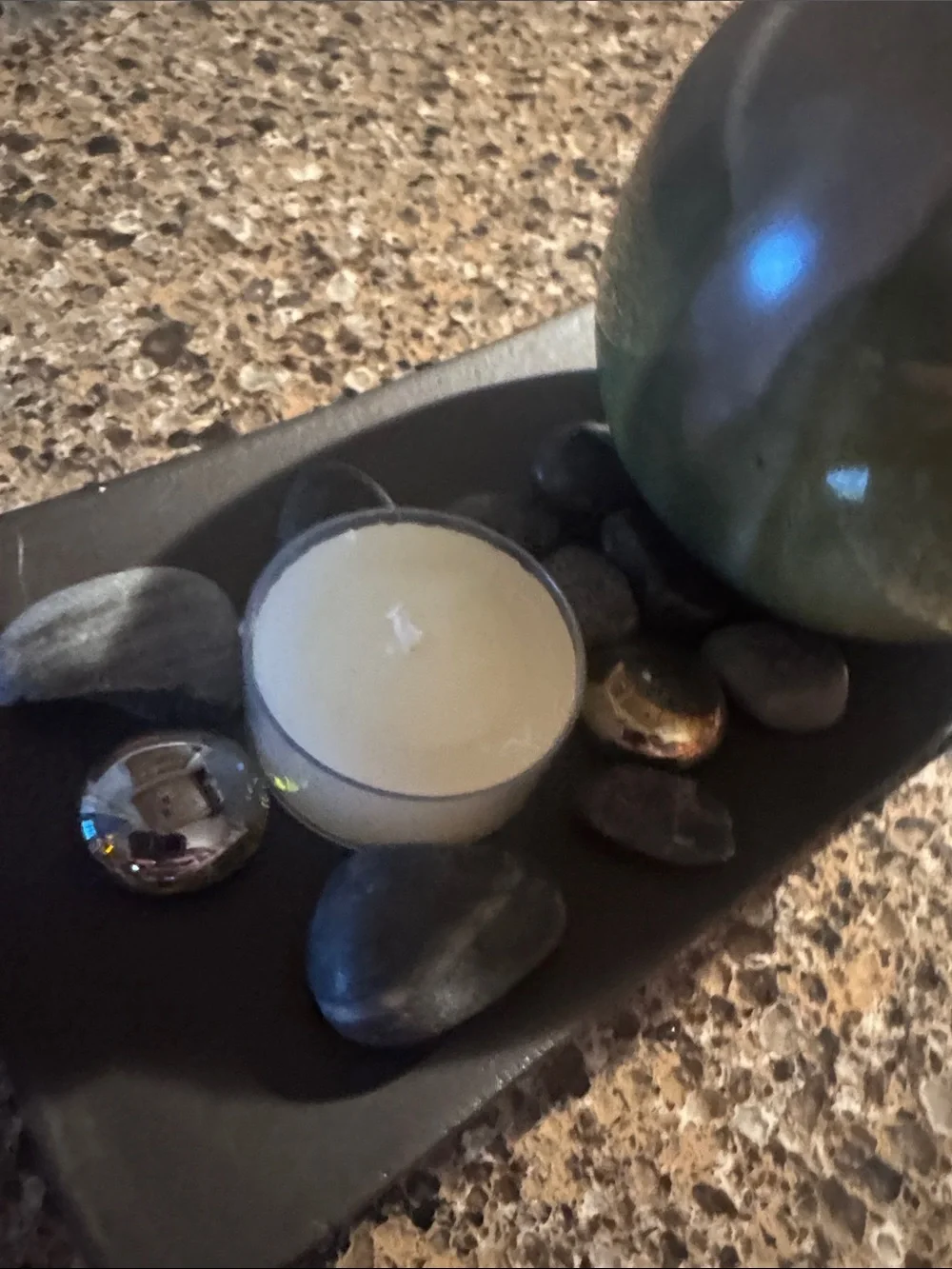 Glazed Ceramic Reed Diffuser, Black Tray, 2 Candles & Decor Rocks NEW w/o Tags